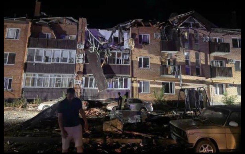 Primorsko-Ahtarskā, Krasnodaras apgabalā, dronam ietriecoties dzīvojamajai mājai, gājis bojā bērns un ievainoti 6 cilvēki
