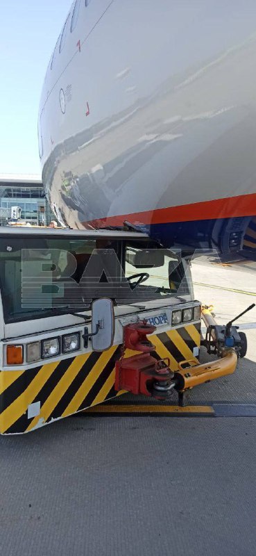 A tug made a hole in the fuselage of an Aeroflot plane at Kazan airport. According to the Base, the collision occurred on the morning of July 5