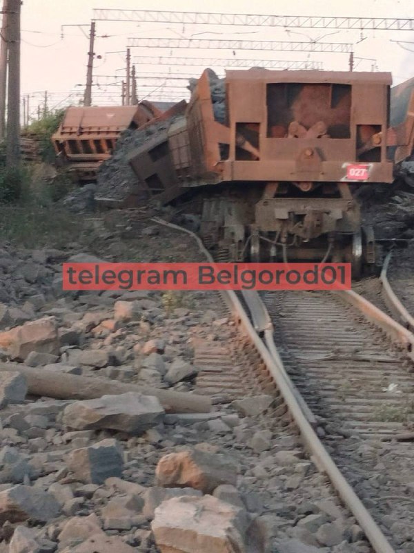 One person died, one was injured when a train derailed in Stary Oskol. The press service of the Lebedinsky Mining and Processing Plant said that this happened on July 13. Two railway traction units collided on the territory of the enterprise