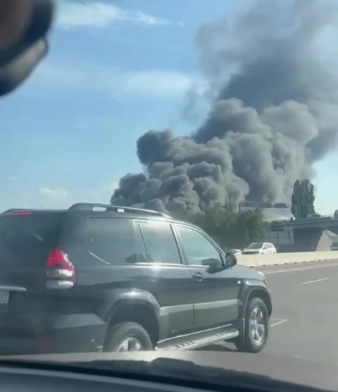 Grande incêndio relatado em Krasnodar