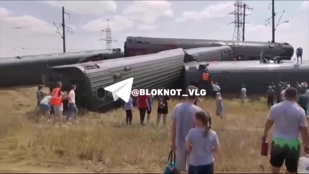 8 wagons du train Kazan-Adler ont déraillé à Kotelnikovo, région de Volgograd, il y a des blessés