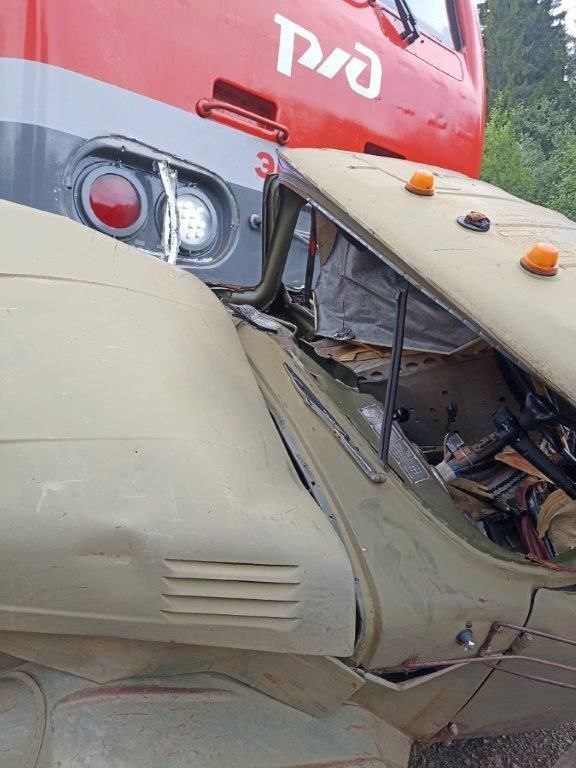 Un tren chocó con un camión en el territorio de Perm