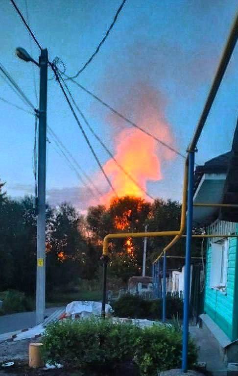 Zerstörung in der Stadt Sudzha in der Region Kursk nach nächtlichen Drohnenangriffen. Lokale Behörden berichten von 26 abgeschossenen Drohnen