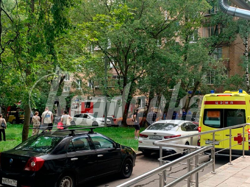 Explosion in Moscow was caused by the unknown device, not natural gas. Preliminary a person has committed suicide