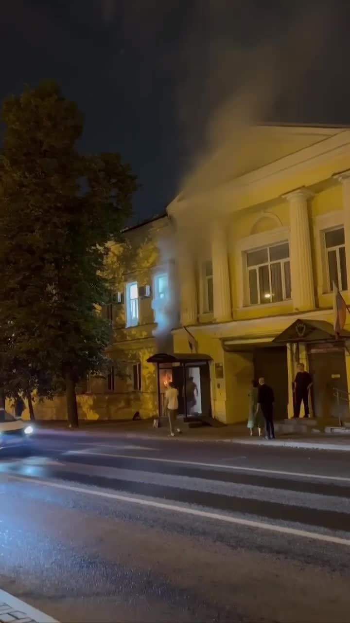 Une femme et son fils de 13 ans ont mis le feu au bureau du commandant militaire à Kazan. Ils ont été arrêtés par des passants