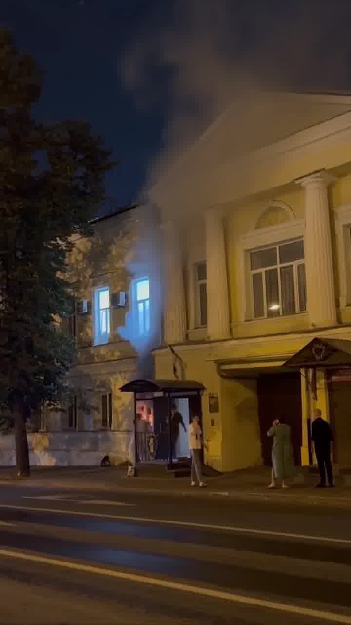 Une femme et son fils de 13 ans ont mis le feu au bureau du commandant militaire à Kazan. Ils ont été arrêtés par des passants