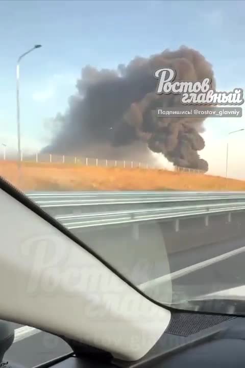 Ropný sklad ruského štátneho rezervného podniku Atlas začal horieť po útoku dronu neďaleko Kamenska-Šachtinského v Rostovskej oblasti