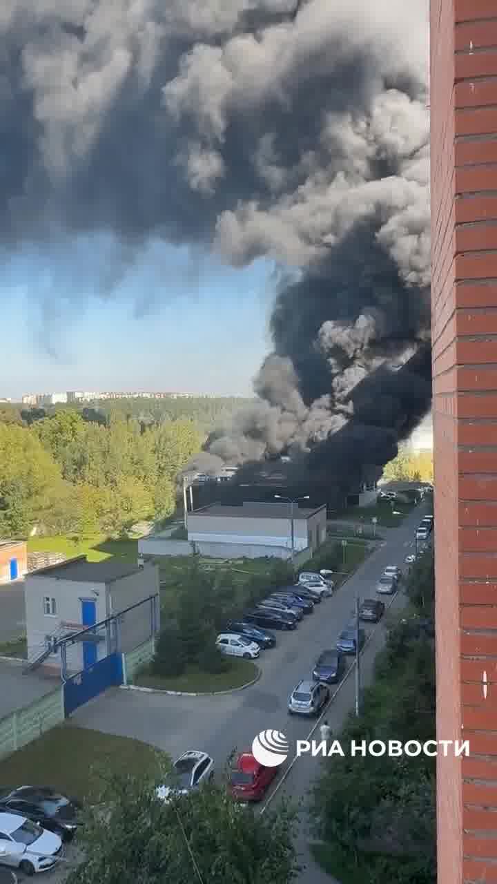 Odintsovo'daki bir otoparkta çıkan yangında iki ölü ve üç kişi yaralandı; yangın söndürüldü