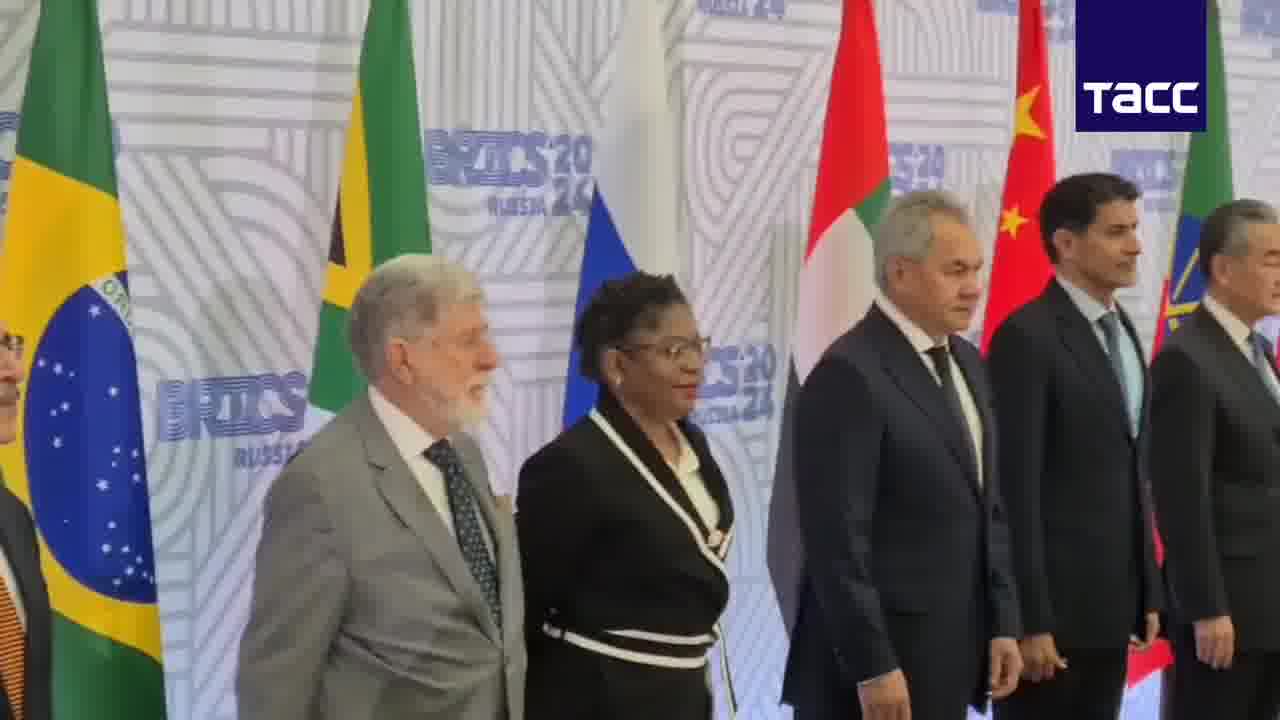 Participantes de la reunión de seguridad de los BRICS en San Petersburgo. Rusia está representada por Shoigu