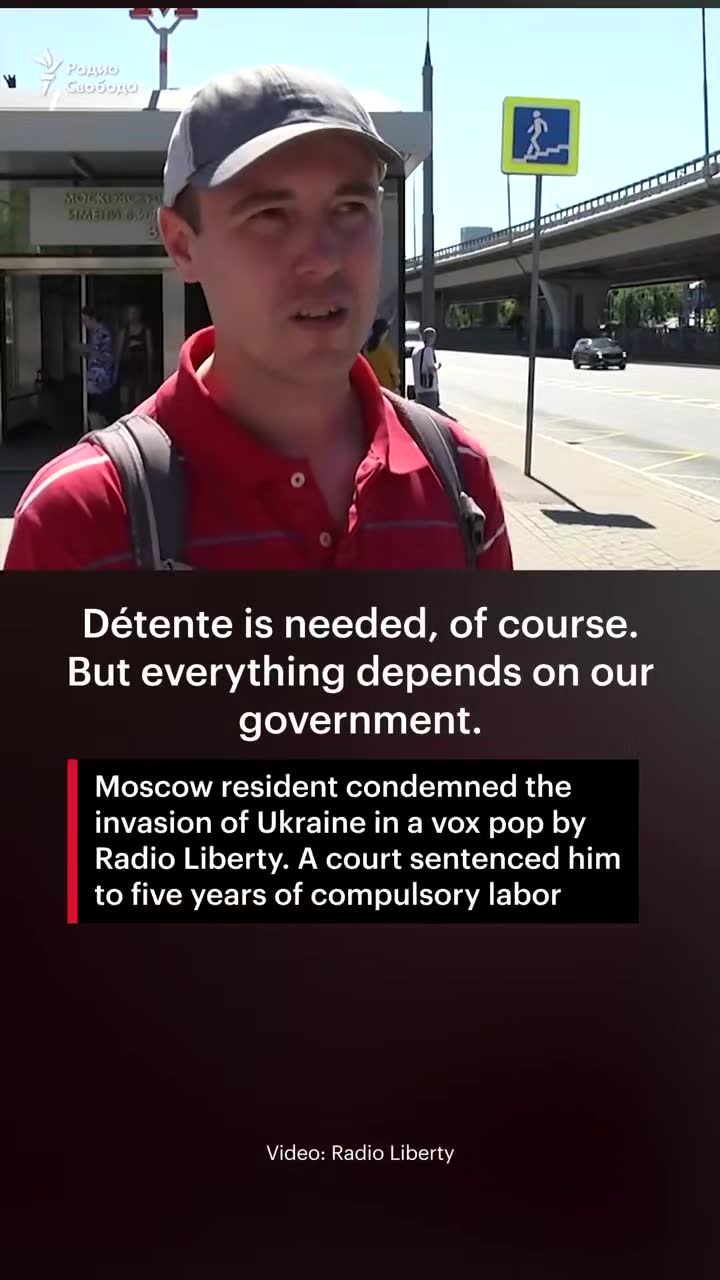 Moscow City Court toughened the sentence for Yury Kokhovets, who gave a street interview to RFE/RL and talked about the war un Ukraine. Instead of 5 years of penal labor, Kokhovets will now have to serve 5.5 years of actual prison time. He was taken into custody in the court room. Video: Alexandra Astakhova / Mediazona