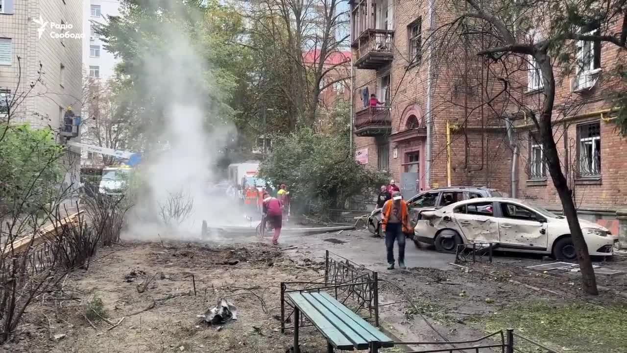 Zniszczenia w Kijowie w wyniku nocnego, masowego ataku rosyjskich dronów