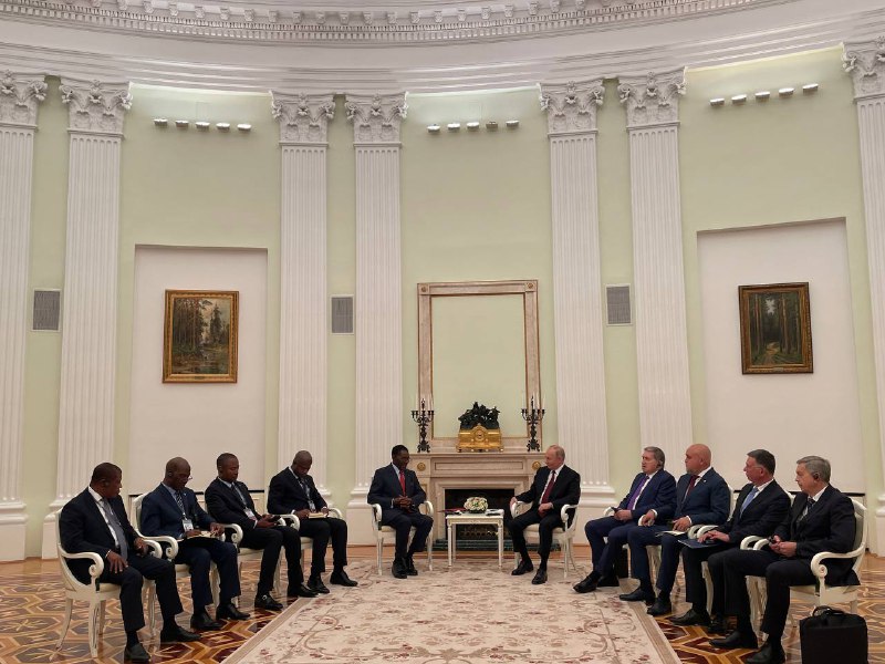 Putin destaca las buenas perspectivas de la cooperación técnico-militar en su encuentro con el líder de Guinea Ecuatorial