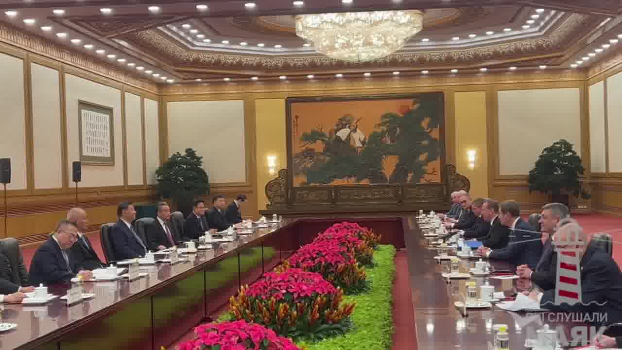 סגן יור מועצת הביטחון של הפדרציה הרוסית דמיטרי מדבדב נפגש עם שי ג'ינפינג בבייג'ינג, והעביר לו הודעה אישית מפוטין