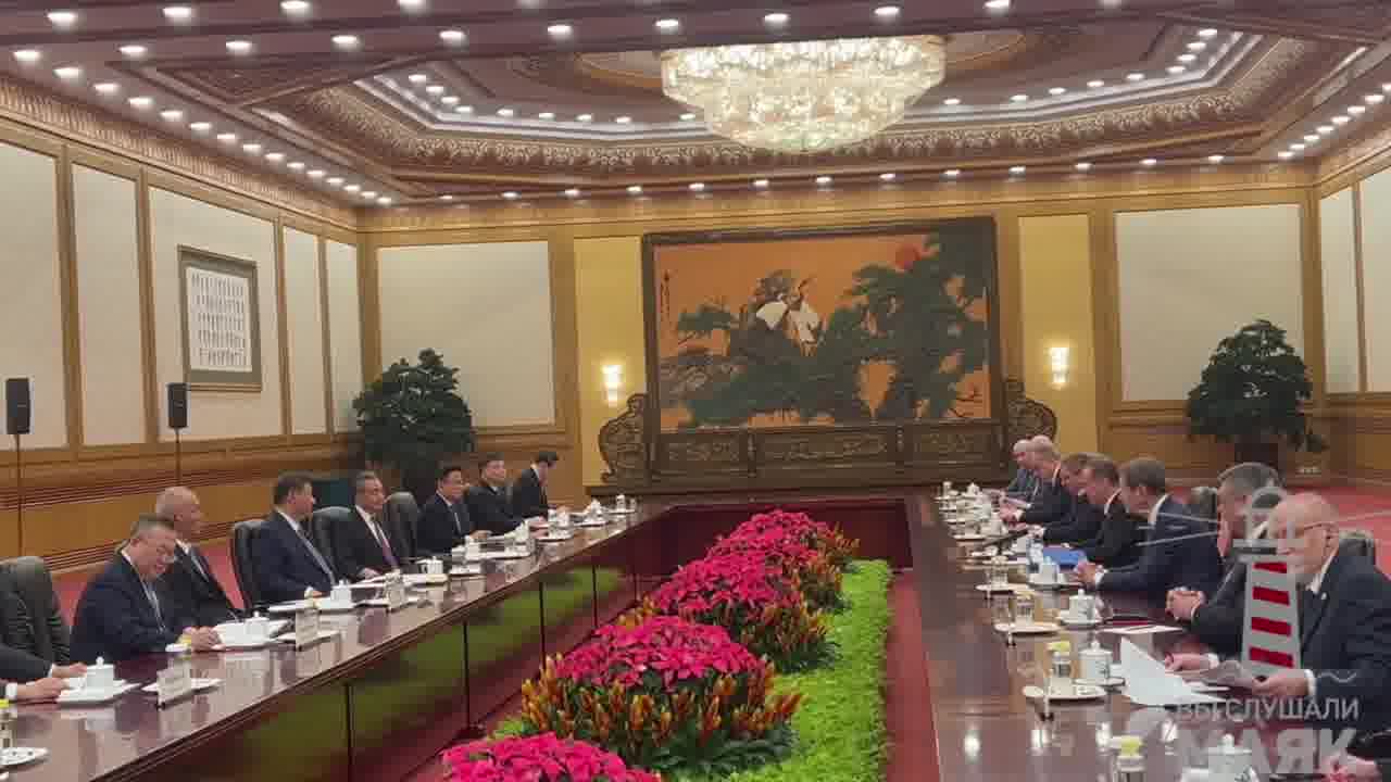 סגן יור מועצת הביטחון של הפדרציה הרוסית דמיטרי מדבדב נפגש עם שי ג'ינפינג בבייג'ינג, והעביר לו הודעה אישית מפוטין