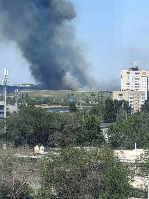 Großbrand in der Nähe des Kraftwerks Tets-5 in Saratow