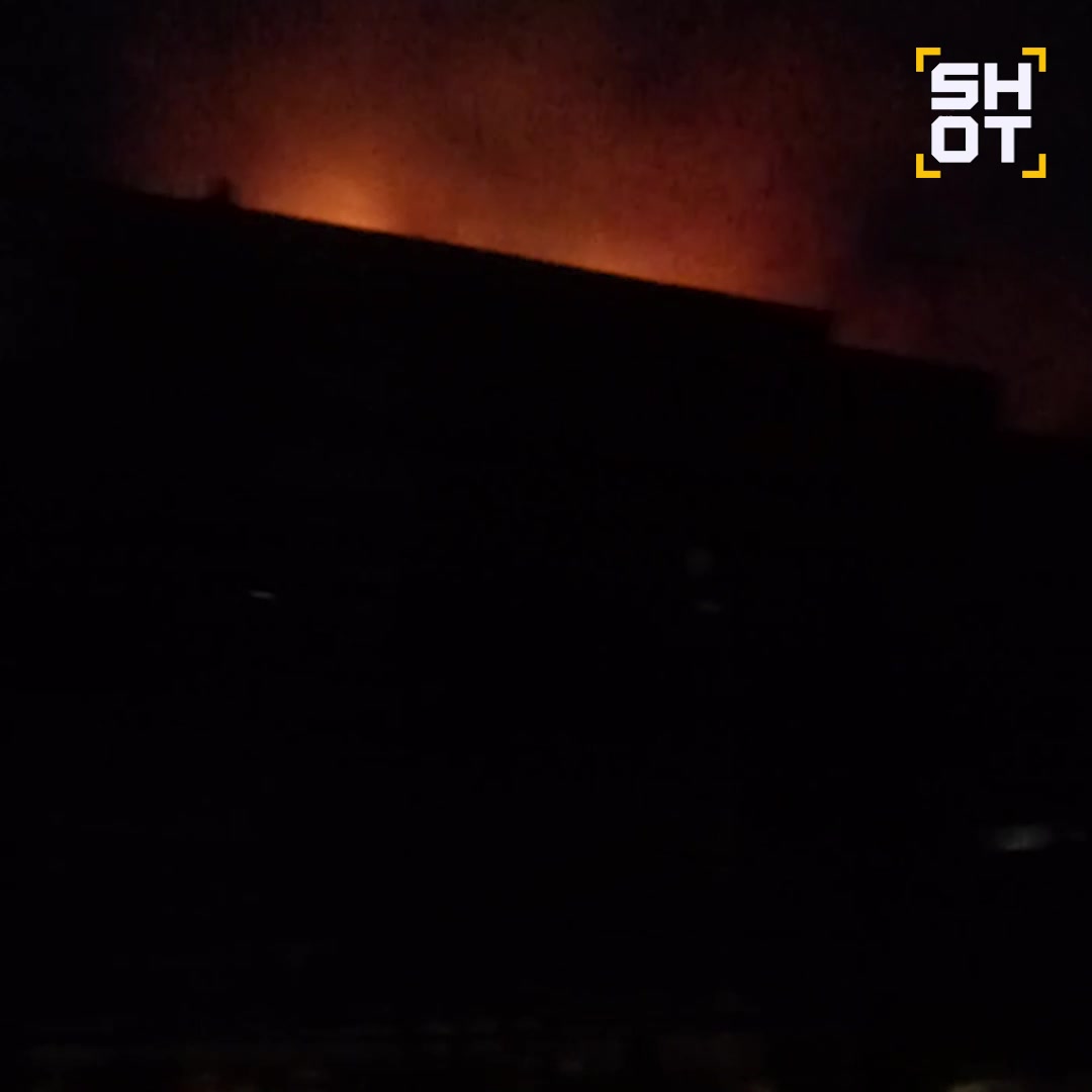 Im Zavolzhsky-Motorenwerk in der Region Nischni Nowgorod kam es in einer Werkstatt mit Chemikalien zu einer Explosion und einem Brand in einem Tankwagen.