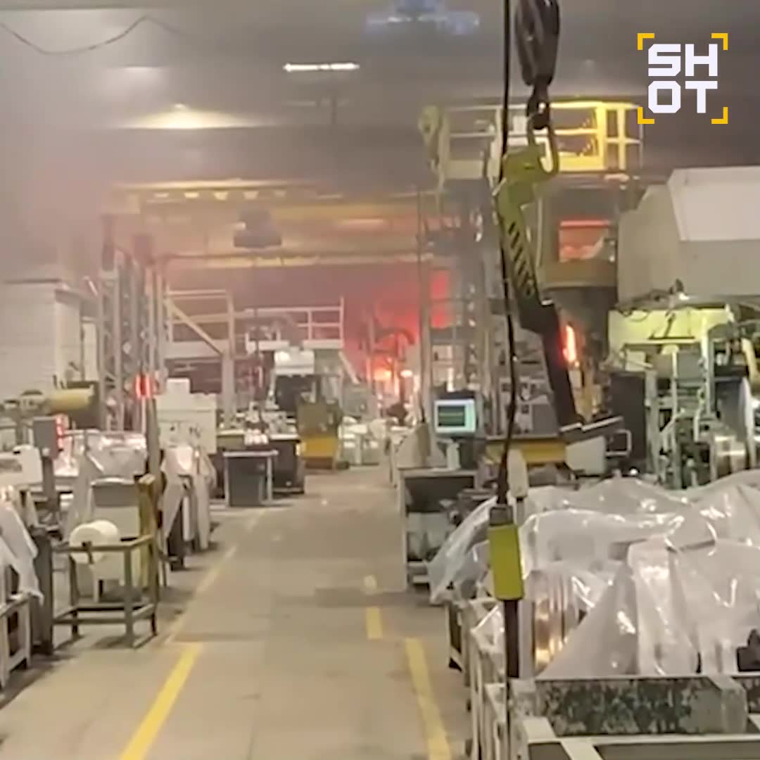 Im Zavolzhsky-Motorenwerk in der Region Nischni Nowgorod kam es in einer Werkstatt mit Chemikalien zu einer Explosion und einem Brand in einem Tankwagen.