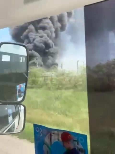 रोस्तोव क्षेत्र के आज़ोव में गोदामों में भीषण आग