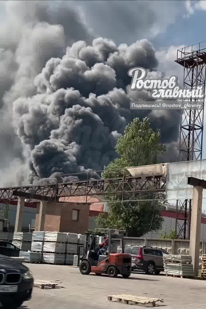 Big fire reported at warehouses in Rostov