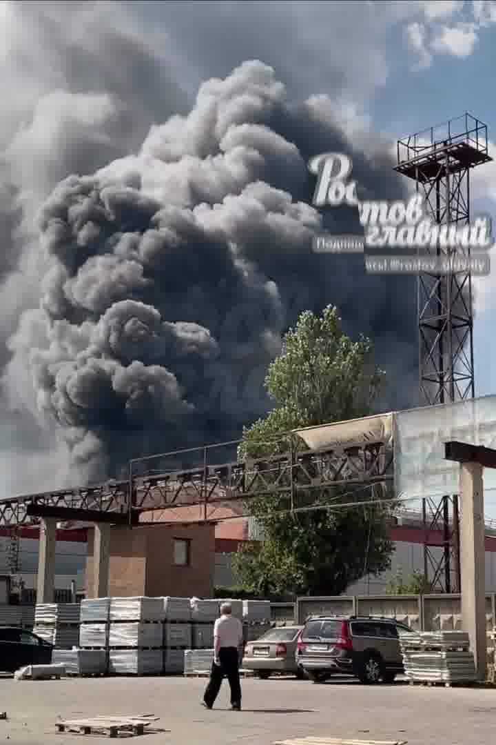 Big fire reported at warehouses in Rostov