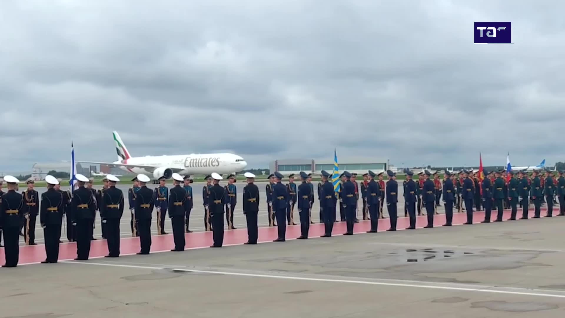 נשיא איחוד האמירויות הערביות, שייח' מוחמד בן זאיד אל-נהיאן, הגיע לביקור רשמי ברוסיה.