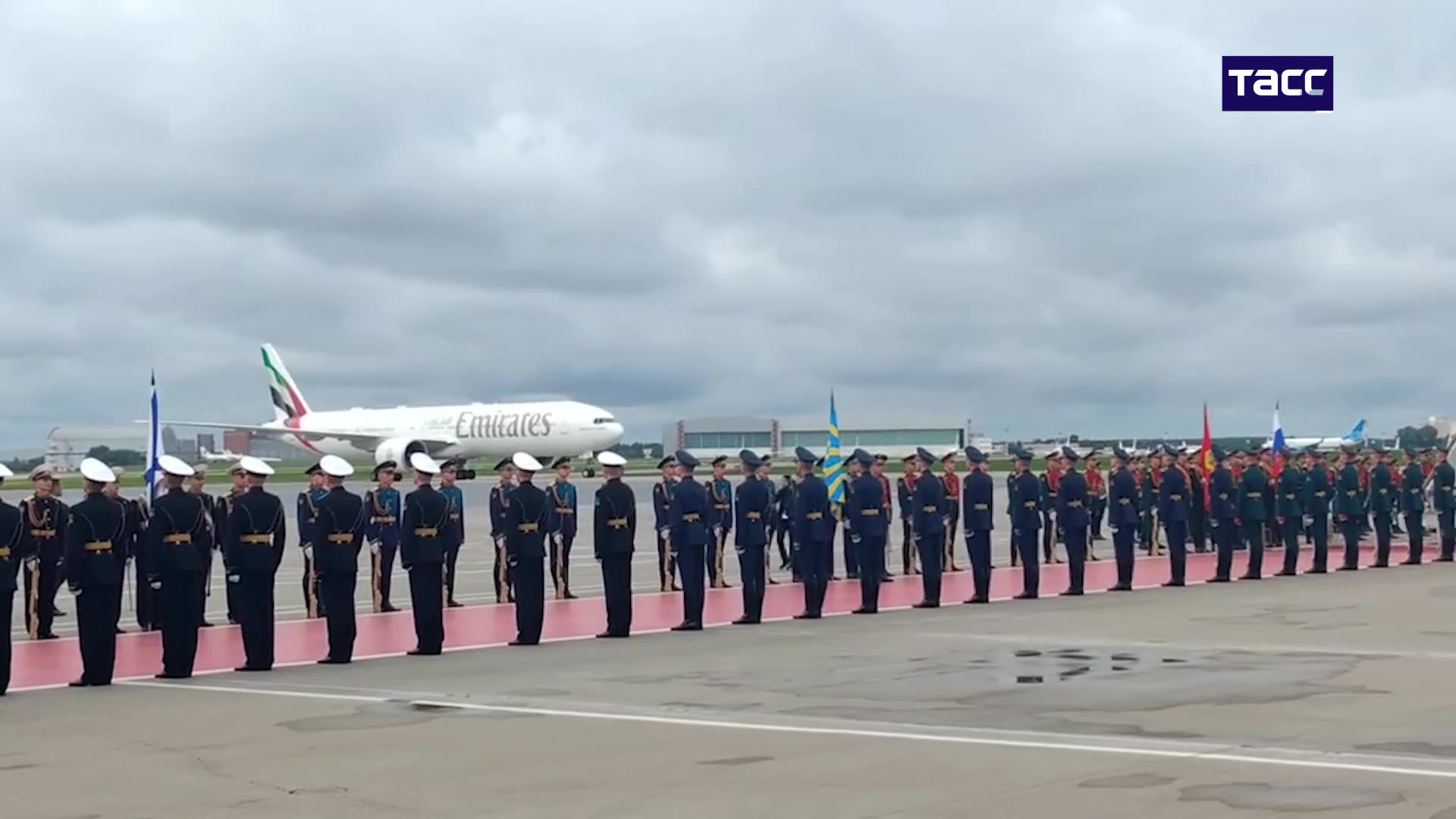 נשיא איחוד האמירויות הערביות, שייח' מוחמד בן זאיד אל-נהיאן, הגיע לביקור רשמי ברוסיה.