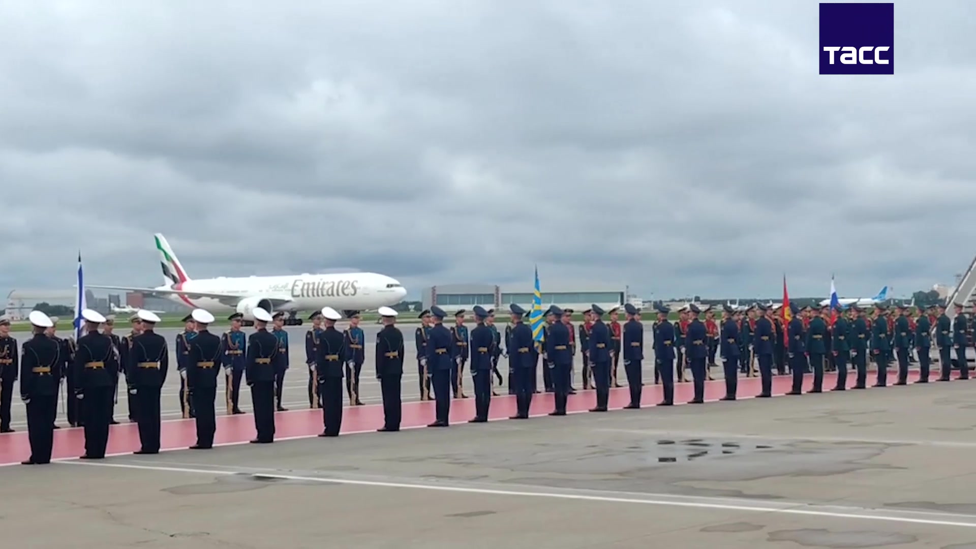 נשיא איחוד האמירויות הערביות, שייח' מוחמד בן זאיד אל-נהיאן, הגיע לביקור רשמי ברוסיה.