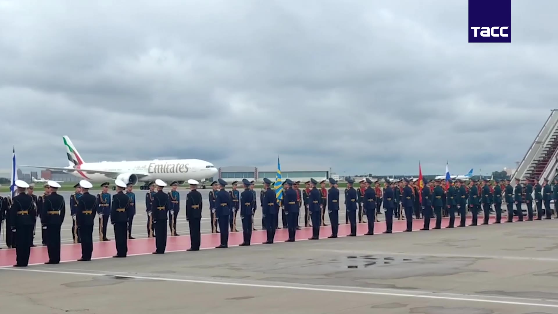 נשיא איחוד האמירויות הערביות, שייח' מוחמד בן זאיד אל-נהיאן, הגיע לביקור רשמי ברוסיה.