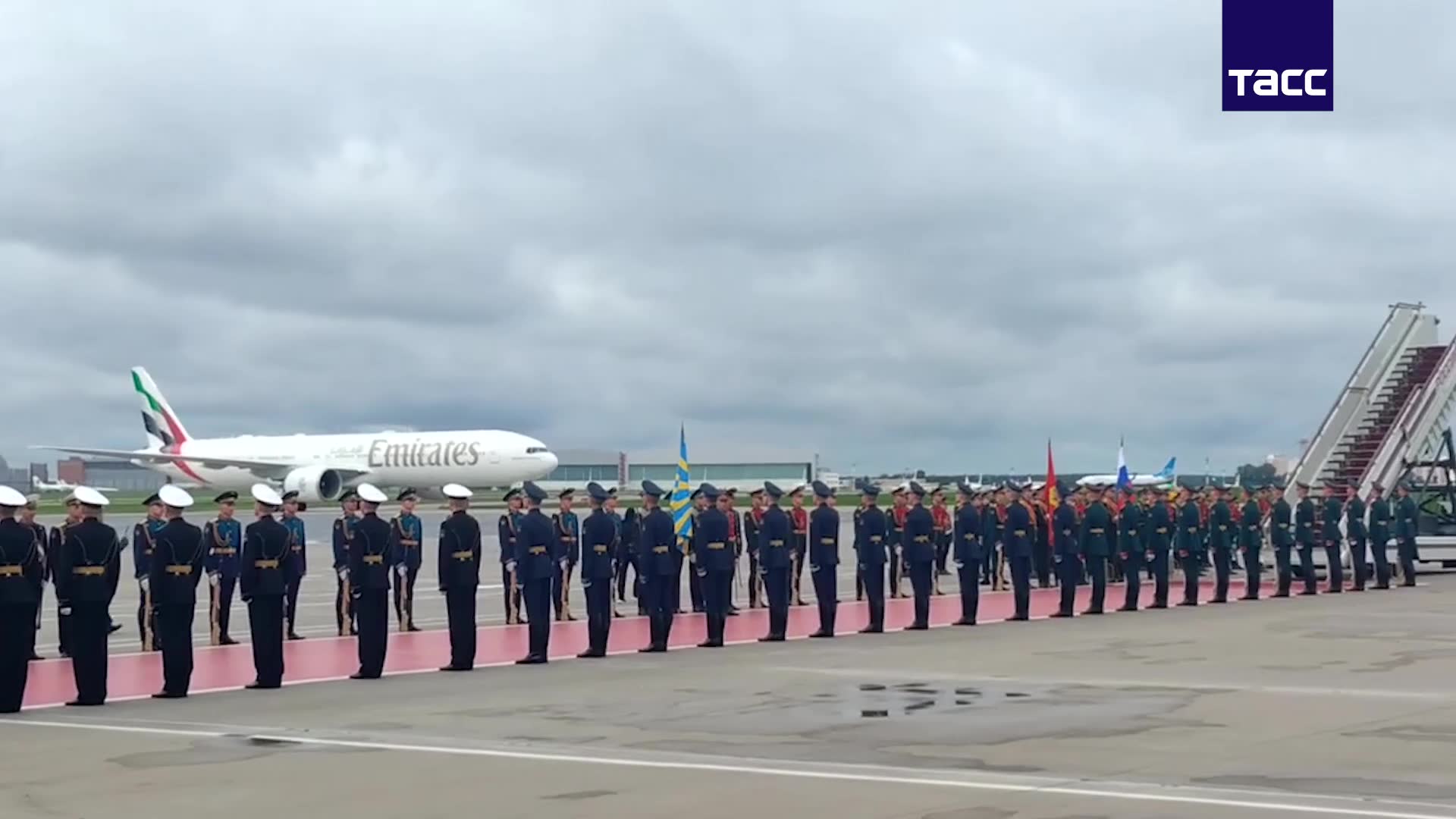 נשיא איחוד האמירויות הערביות, שייח' מוחמד בן זאיד אל-נהיאן, הגיע לביקור רשמי ברוסיה.