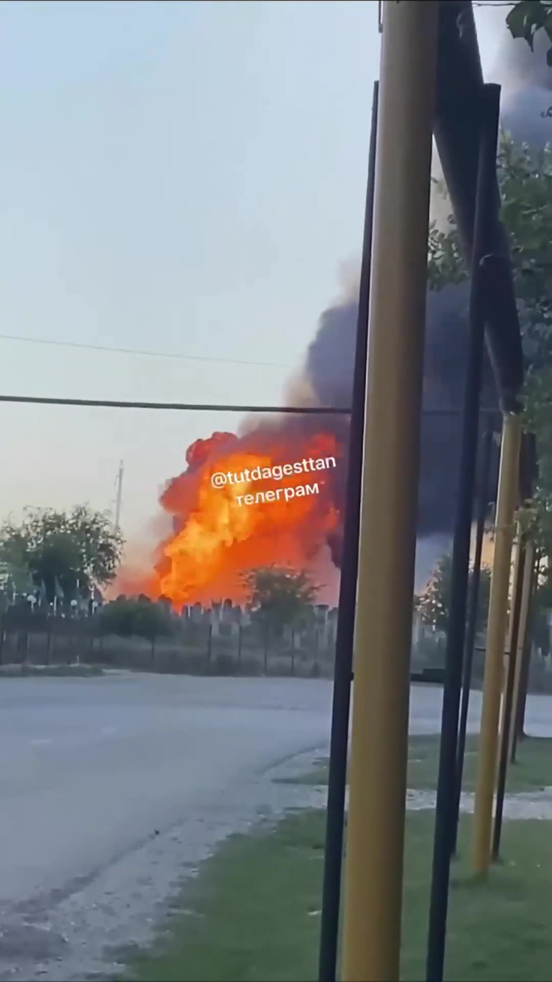 Powerful explosion in Dagestan at the petrol station. According to Baza, two people were injured