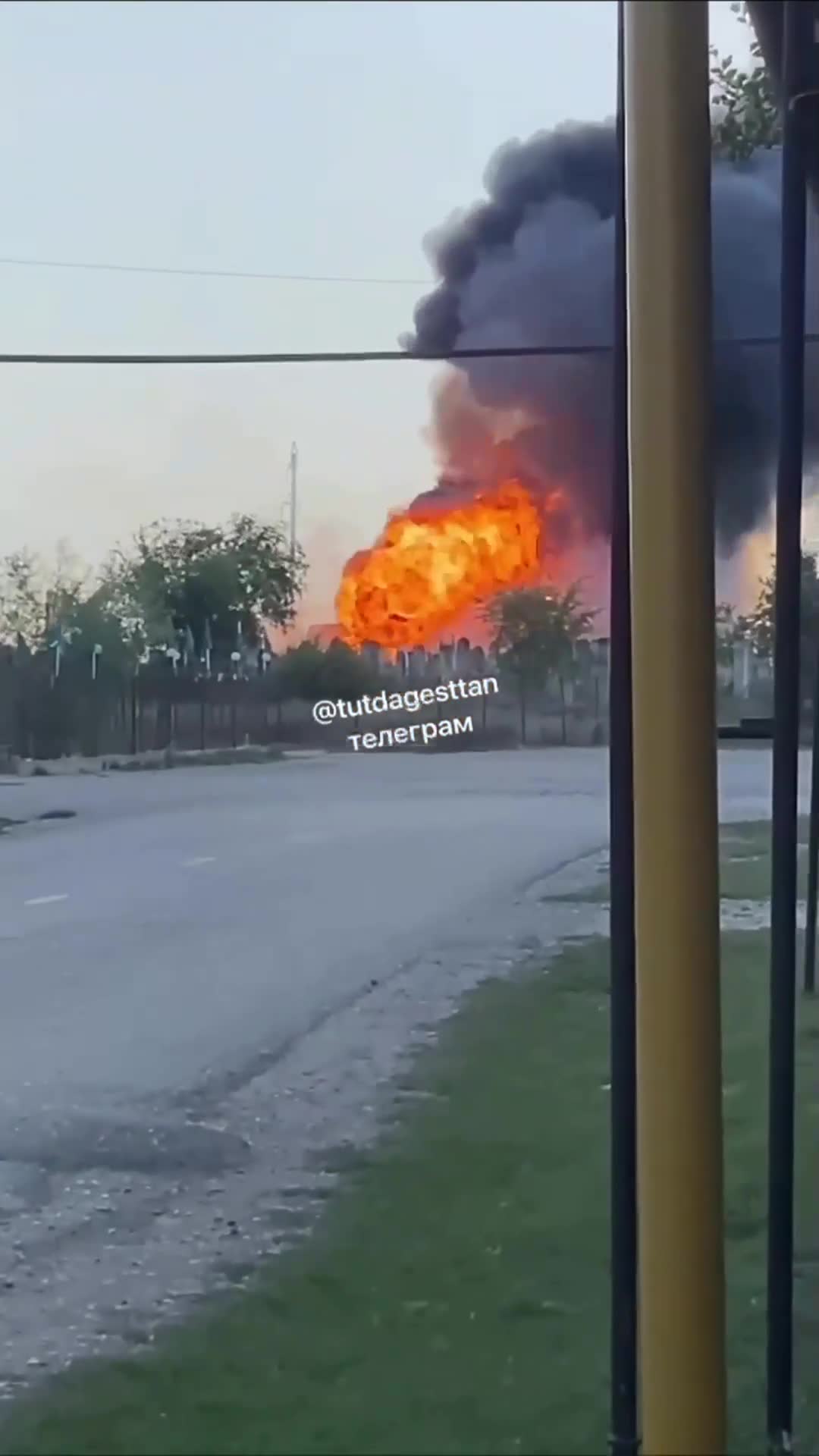 Powerful explosion in Dagestan at the petrol station. According to Baza, two people were injured