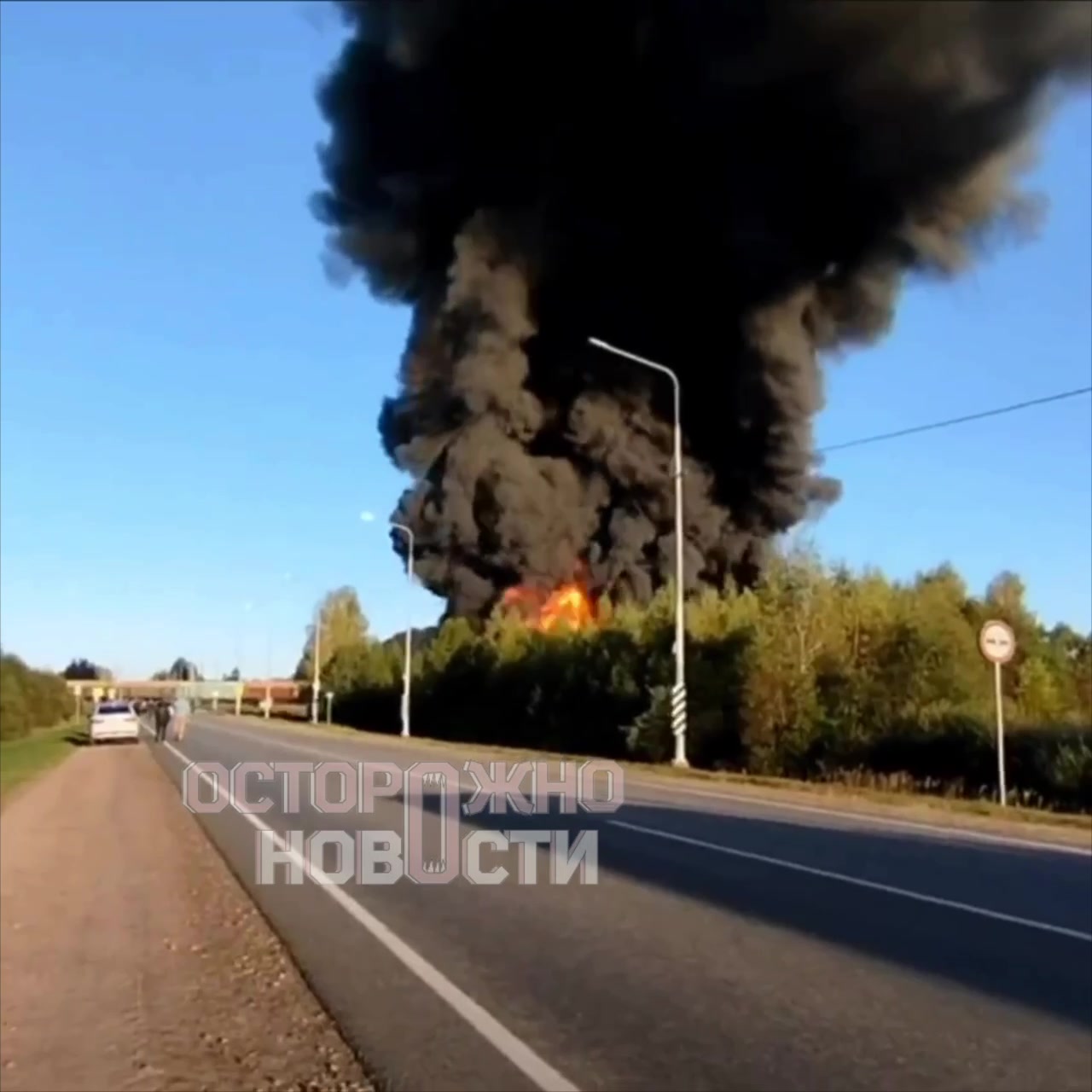 18 cars derailed, 6 caught fire after train collided with a truck near Ryzhykovo of Smolensk region