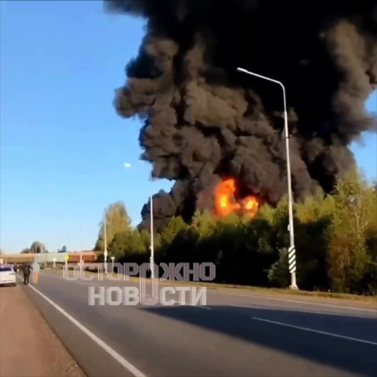 18 cars derailed, 6 caught fire after train collided with a truck near Ryzhykovo of Smolensk region