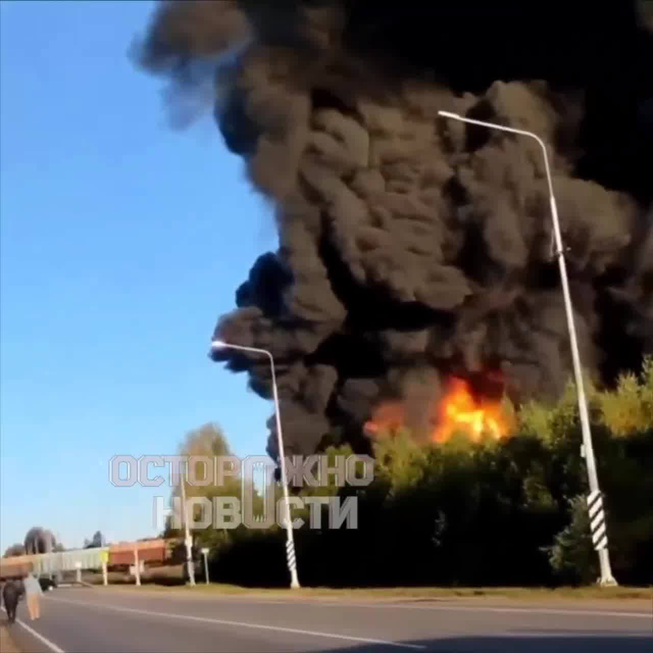 18 cars derailed, 6 caught fire after train collided with a truck near Ryzhykovo of Smolensk region