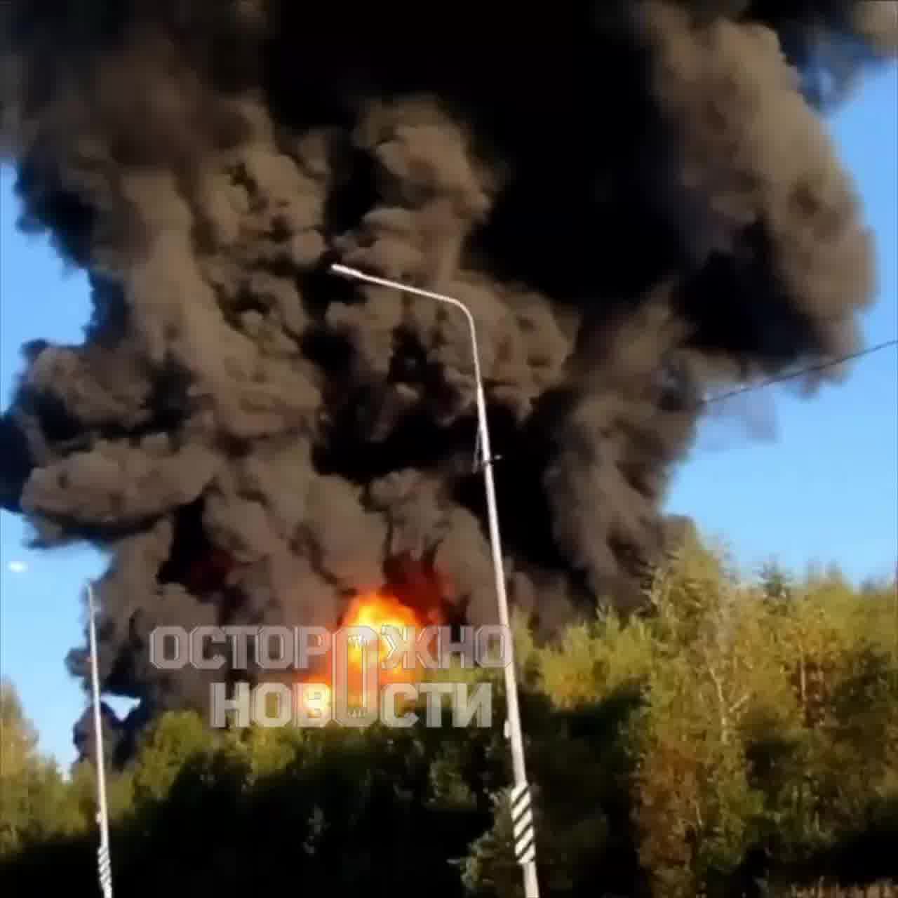 18 cars derailed, 6 caught fire after train collided with a truck near Ryzhykovo of Smolensk region