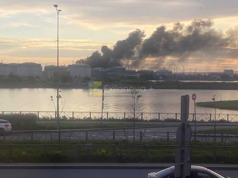 Беспилотники атаковали нефтяной терминал в Санкт-Петербурге.